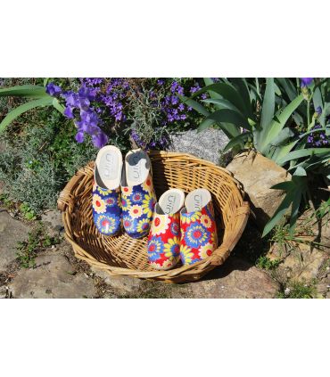 Wooden Swedish women lack leather clogs