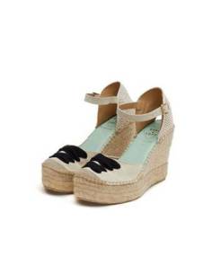 Beige espadrille wedges with ankle strap and decorative laces  2