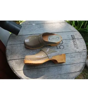 Sabot femme suédois bois et cuir vernis