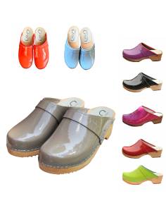 Wooden Swedish women lack leather clogs