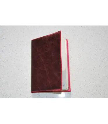 Protection passeport en cuir d'agneau bordeaux marbré vernis et rose 
