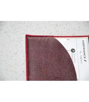 Protection passeport en cuir d'agneau bordeaux marbré vernis et rose 