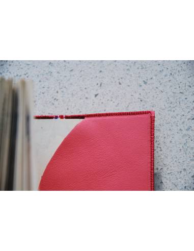 Protection passeport en cuir d'agneau bordeaux marbré vernis et rose 