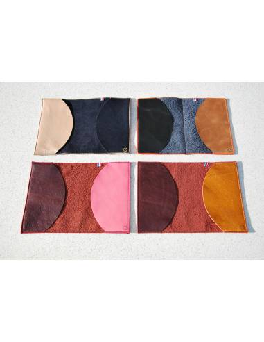 Leather cover for passport in burgundy lambskin and pink leather 