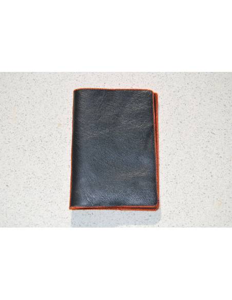Funda para pasaporte de piel de cordero satinada burdeos y rosa 