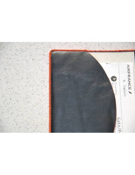 Funda para pasaporte de piel de cordero satinada burdeos y rosa 