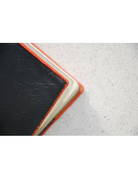 Funda para pasaporte de piel de cordero satinada burdeos y rosa 