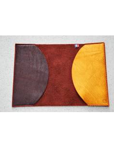 Funda para pasaporte de piel de cordero satinada burdeos y rosa 