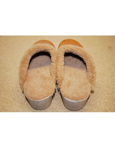 Women's swedish wooden clogs in grey felt