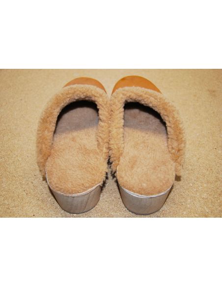 Women's swedish wooden clogs in grey felt
