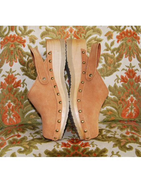 Women's swedish clogs in luxury nubuck suede