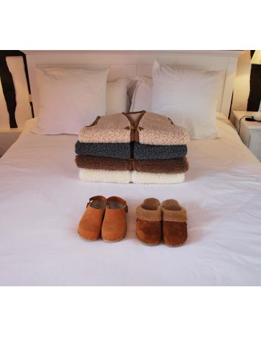 Women's swedish wooden clogs in grey felt