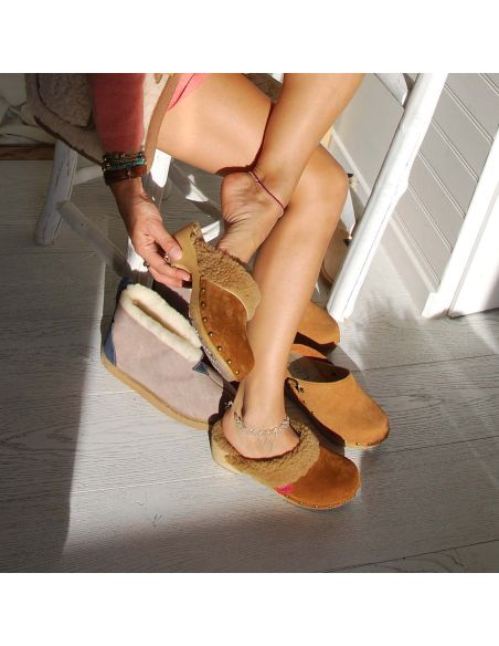 Women's swedish wooden clogs in grey felt