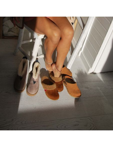 Women's swedish wooden clogs in grey felt