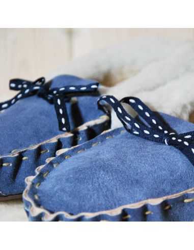 Surpiqure sur chausson en mouton haut de gamme pour femme