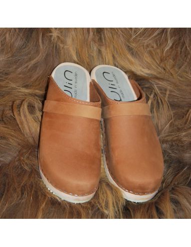 Women's Swedish clogs in  nubuck peach leather and wooden sole