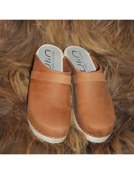 Women's Swedish clogs in  nubuck peach leather and wooden sole