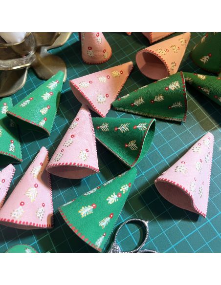 Pink Christmas bell with Nordic motifs in painted lambskin leather for Christmas tree