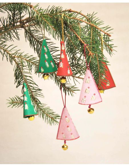 Clochette de Noël Rose aux motifs nordiques en cuir d'agneau peint pour Sapin