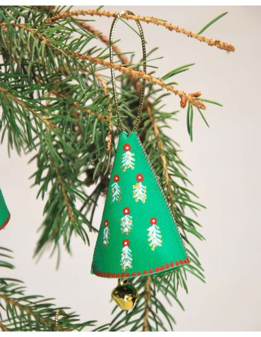Weihnachtsglöckchen Rose mit nordischen Motiven aus bemaltem Lammleder für den Weihnachtsbaum
