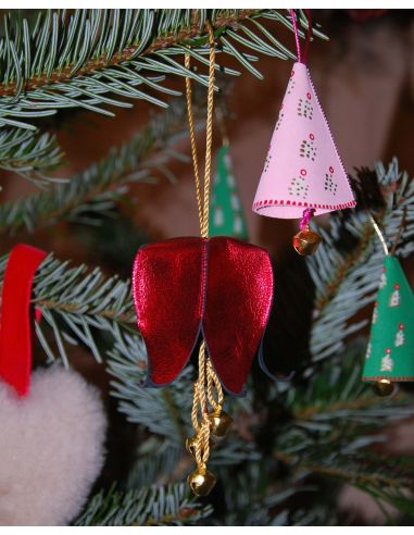 Fleurs Clochette Sapin de Noël Rose aux motifs nordiques en cuir d'agneau peint pour Sapin