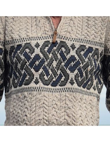 Jersey de jacquard celta con media cremallera en pura lana merino.