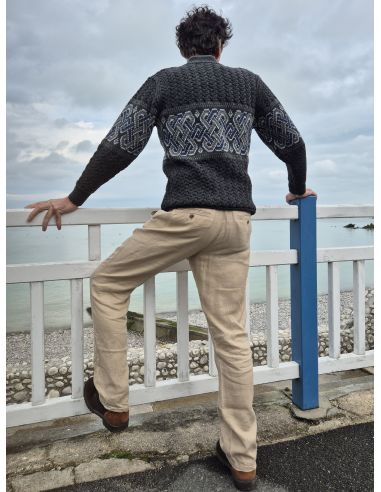 Celtic Jacquard Half Zip Sweater in pure merinowool.