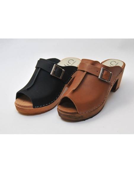 Sabots suédois femme Open toes à talons hauts et cuir cognac noir