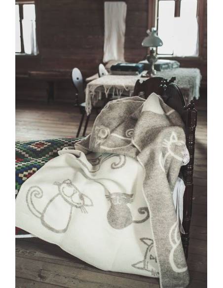 Throw in pure wool sheep pattern beige or gray