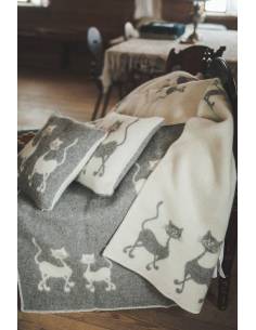 Throw in pure wool pattern cat gray