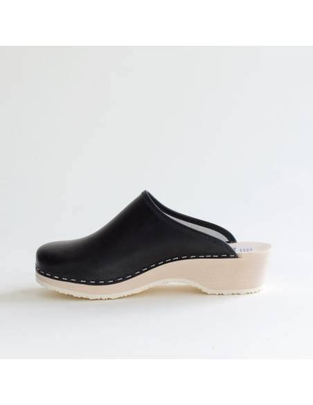 Finlandesa  suecos de madera y cuero