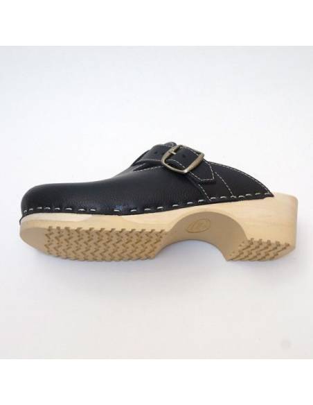zuecos de madera y cuero de vaca genuino