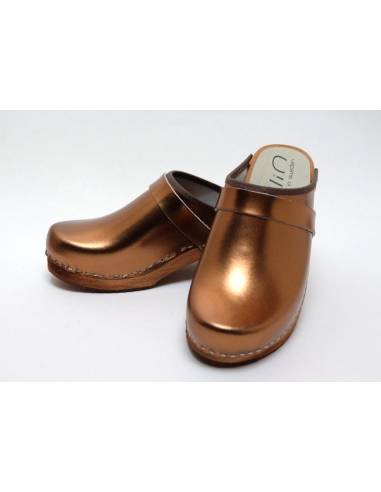Sabots de fête pour femme en bois et cuir vernis bronze