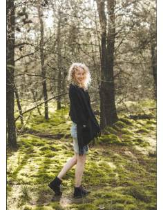 Cape mantle in pure new wool with collar and buttons 2