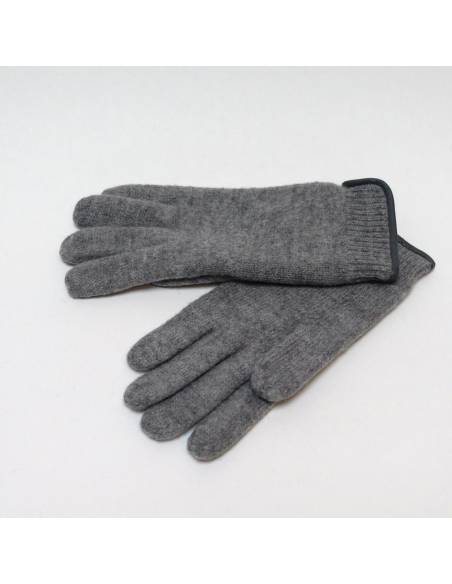 Women gloves in pure merinowool raspberry pink