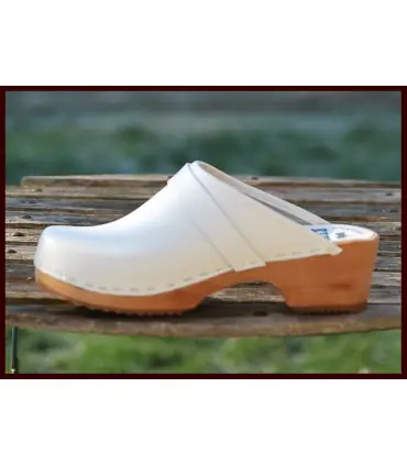 Women's swedish wooden clogs in leather