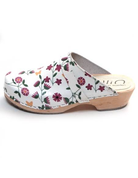 Sabots suedois en cuir imprimé liberty blanc et violet motif floraux et floral rose rouge violet bleu jaune 
