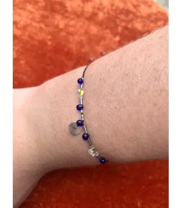 Bracelet bleu perle fine goutte d'eau et breloque rond argent médaille