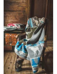 Throws pure new wool with pattern reindeer and firs 2