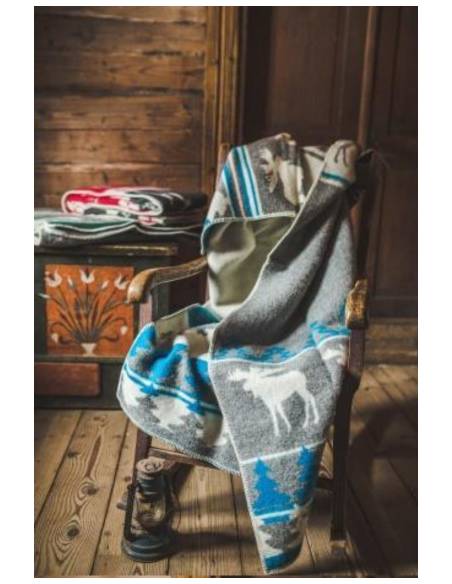 Throws pure new wool with pattern reindeer and firs
