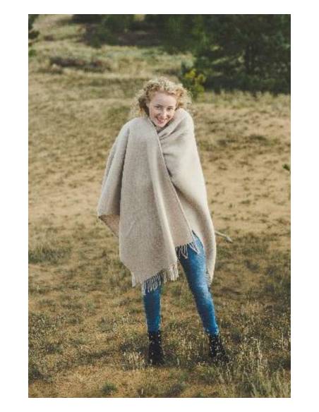 Women cape in pure new wool warme and soft