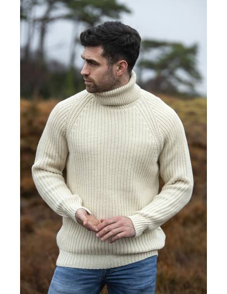 Pull laine vierge col montant écru