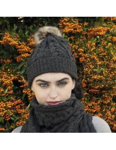 Women's merinowool beanie with pompon 2