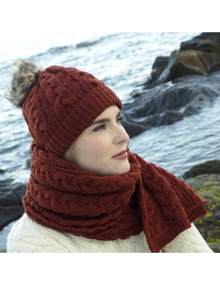 Women's merinowool beanie with pompon