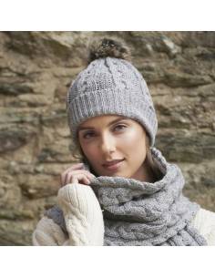 Women's merinowool beanie with pompon