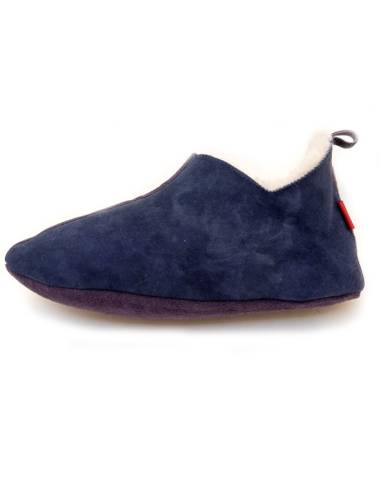 Slippers of genuine lambskin thermotherapy
