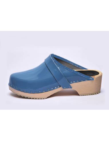 Wooden Swedish women lack leather clogs