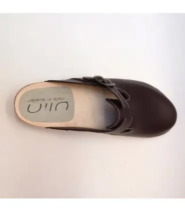 zuecos de madera y cuero nero