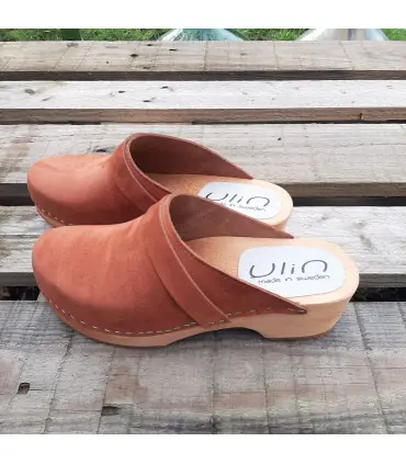 Sabots  femme bois suédois cuir nubuck cognac