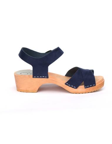Sandalias suecas bajas en madera y cuero cruzado